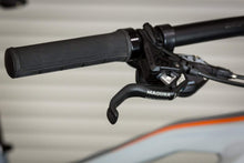 Load image into Gallery viewer, E3 Peak DS Electric Mountain Bike (2018)
